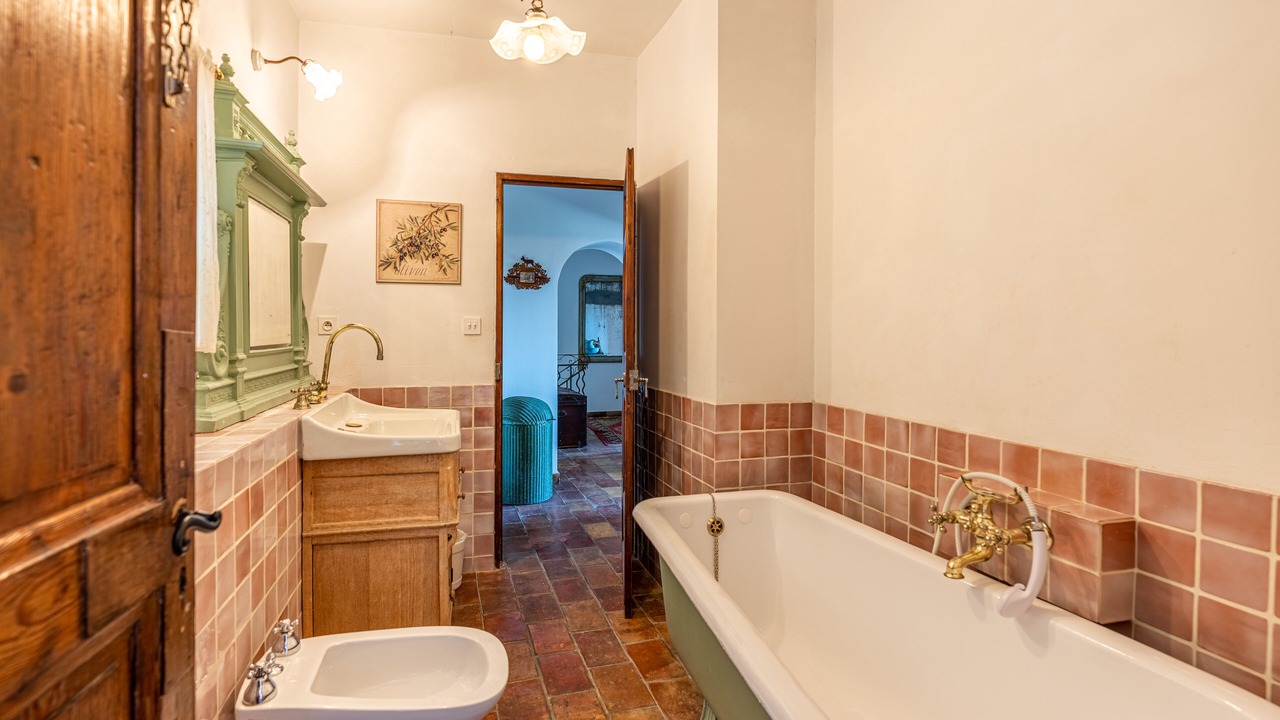 Photo of Bathroom in Lambesc