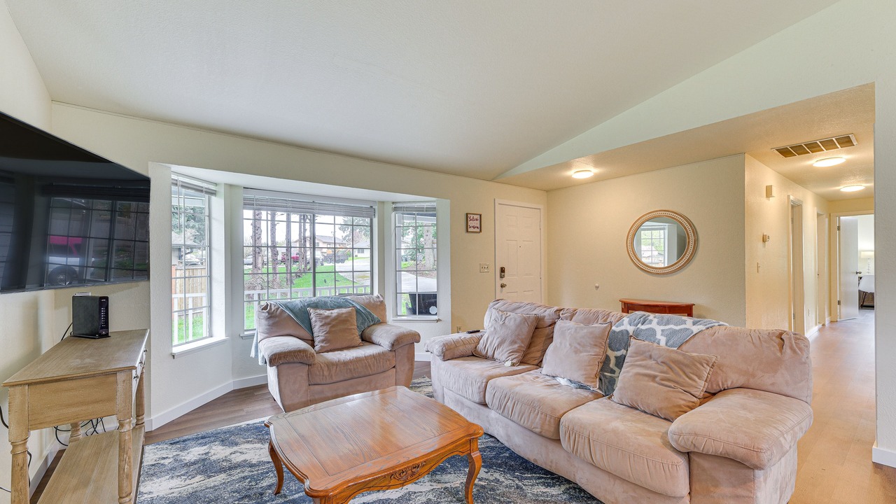 Photo of Livingroom in Tanglewilde-Thompson Place