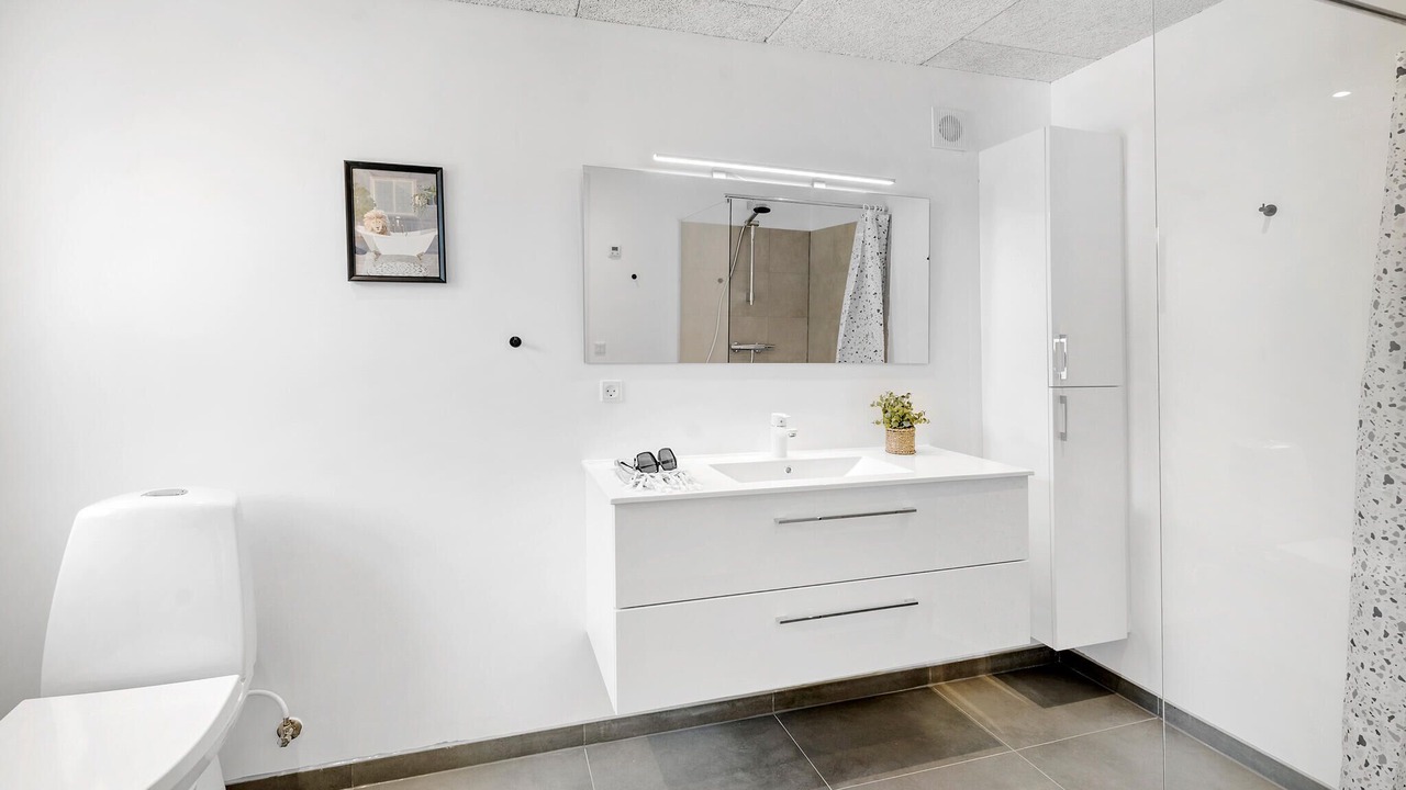 Photo of Bathroom in Hou