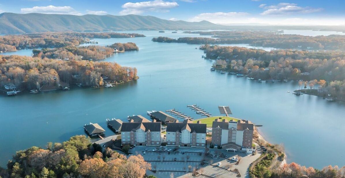 Photo of Others in Smith Mountain Lake