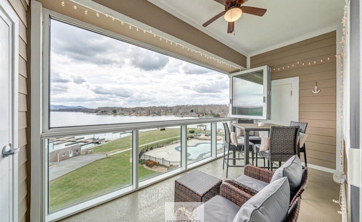 Photo of Outdoor in Smith Mountain Lake