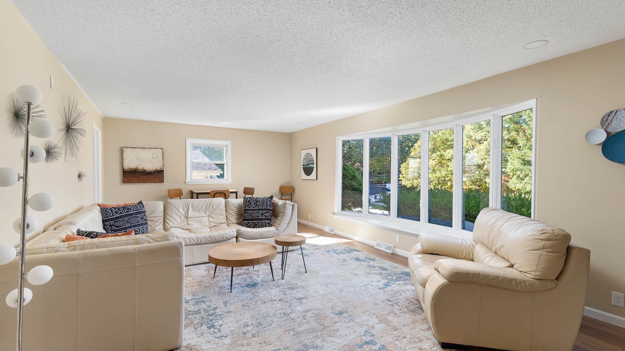 Photo of Livingroom in Norton Shores