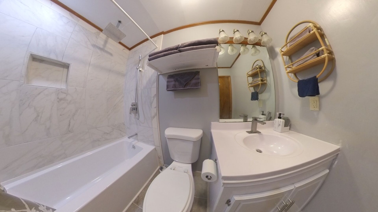 Photo of Bathroom in Saluda
