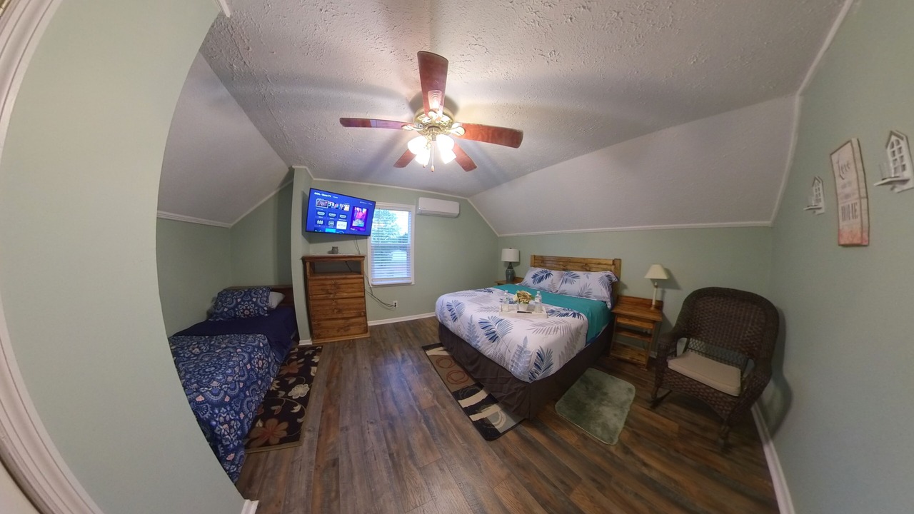 Photo of Bedroom in Saluda