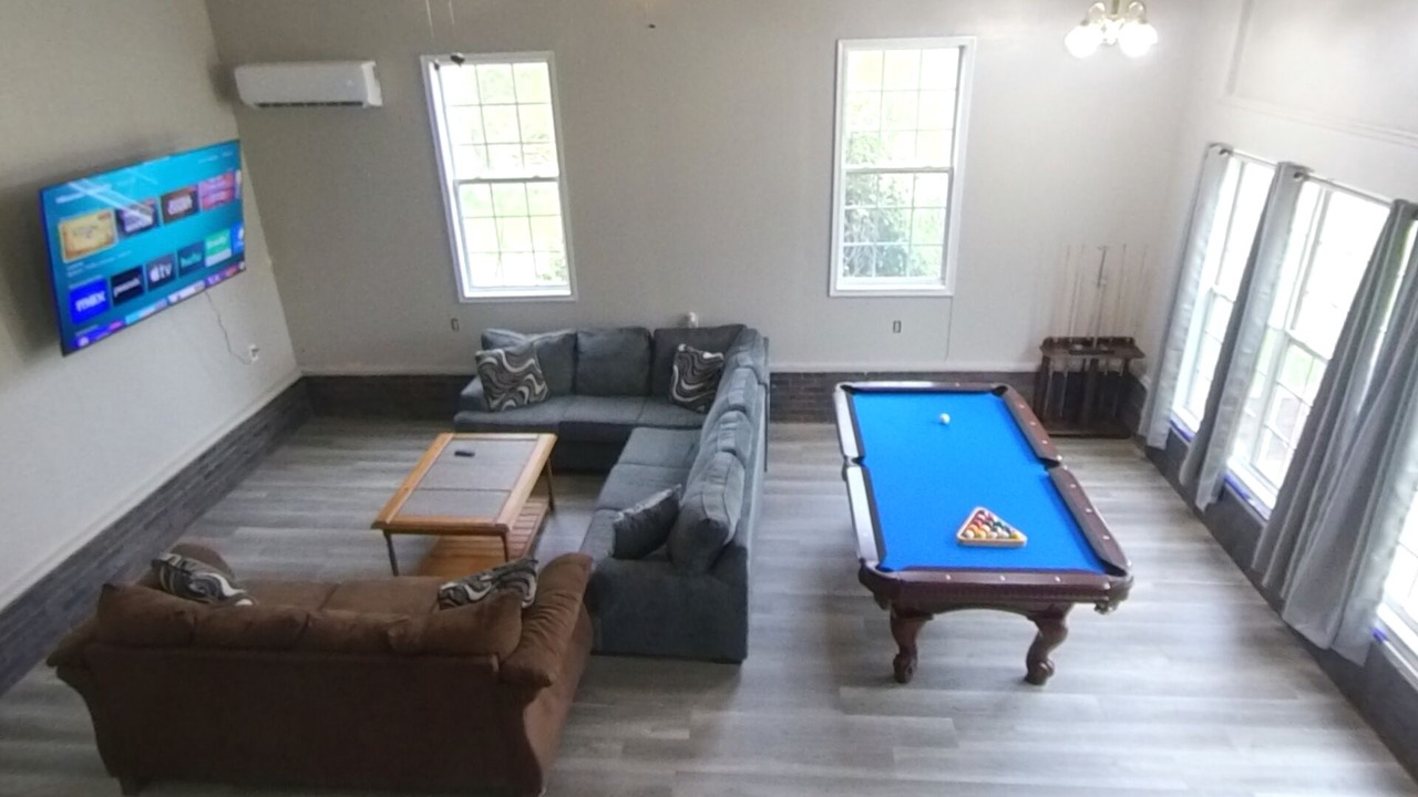 Photo of Livingroom in Saluda