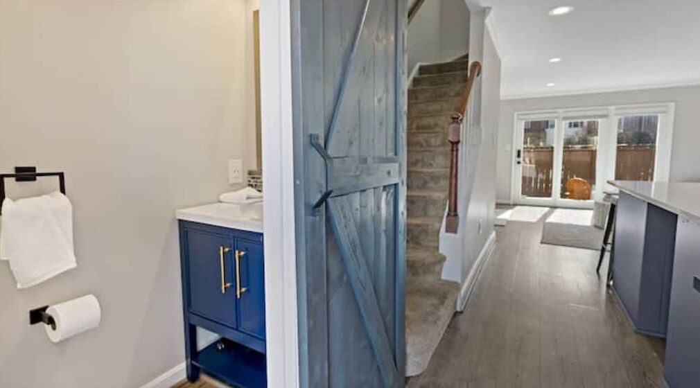 Photo of Others in Virginia Square