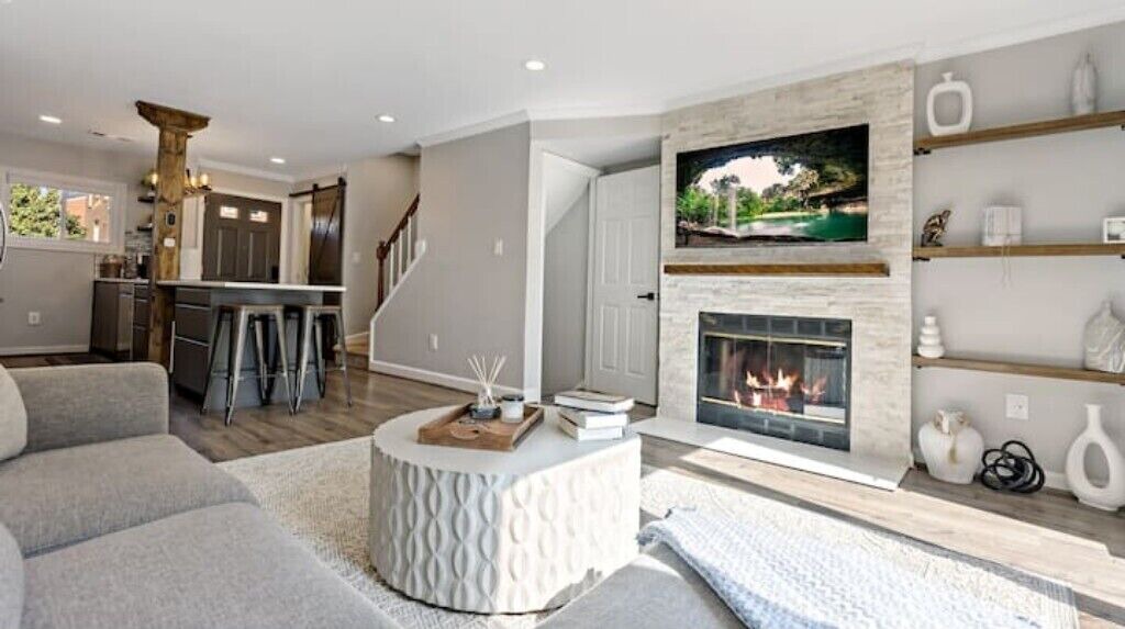 Photo of Livingroom in Virginia Square