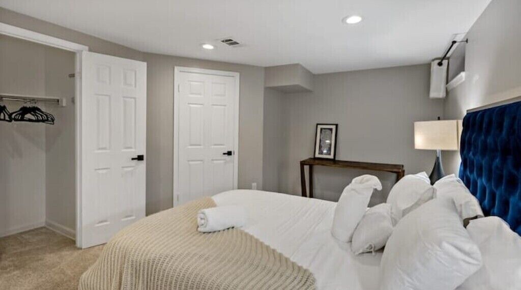 Photo of Bedroom in Virginia Square