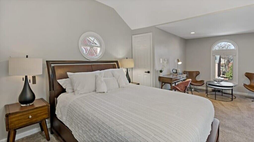 Photo of Bedroom in Virginia Square