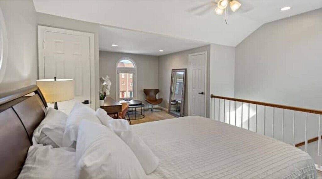 Photo of Bedroom in Virginia Square