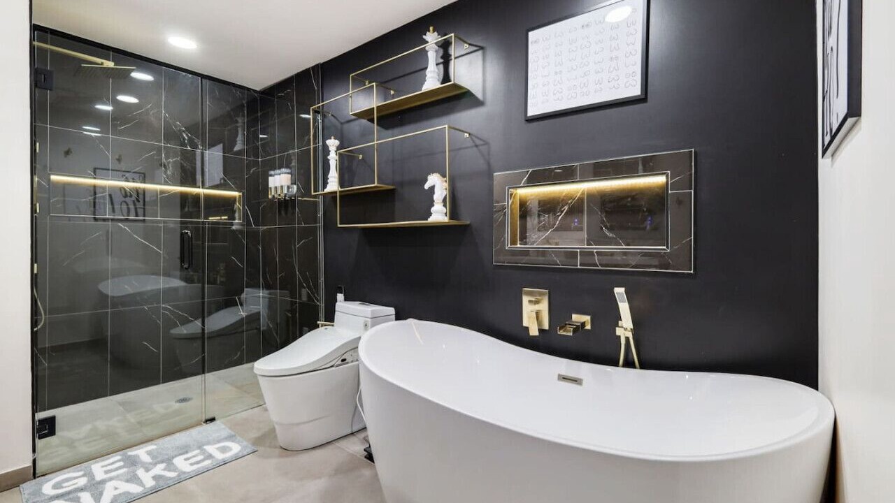 Photo of Bathroom in North Central Carrollton