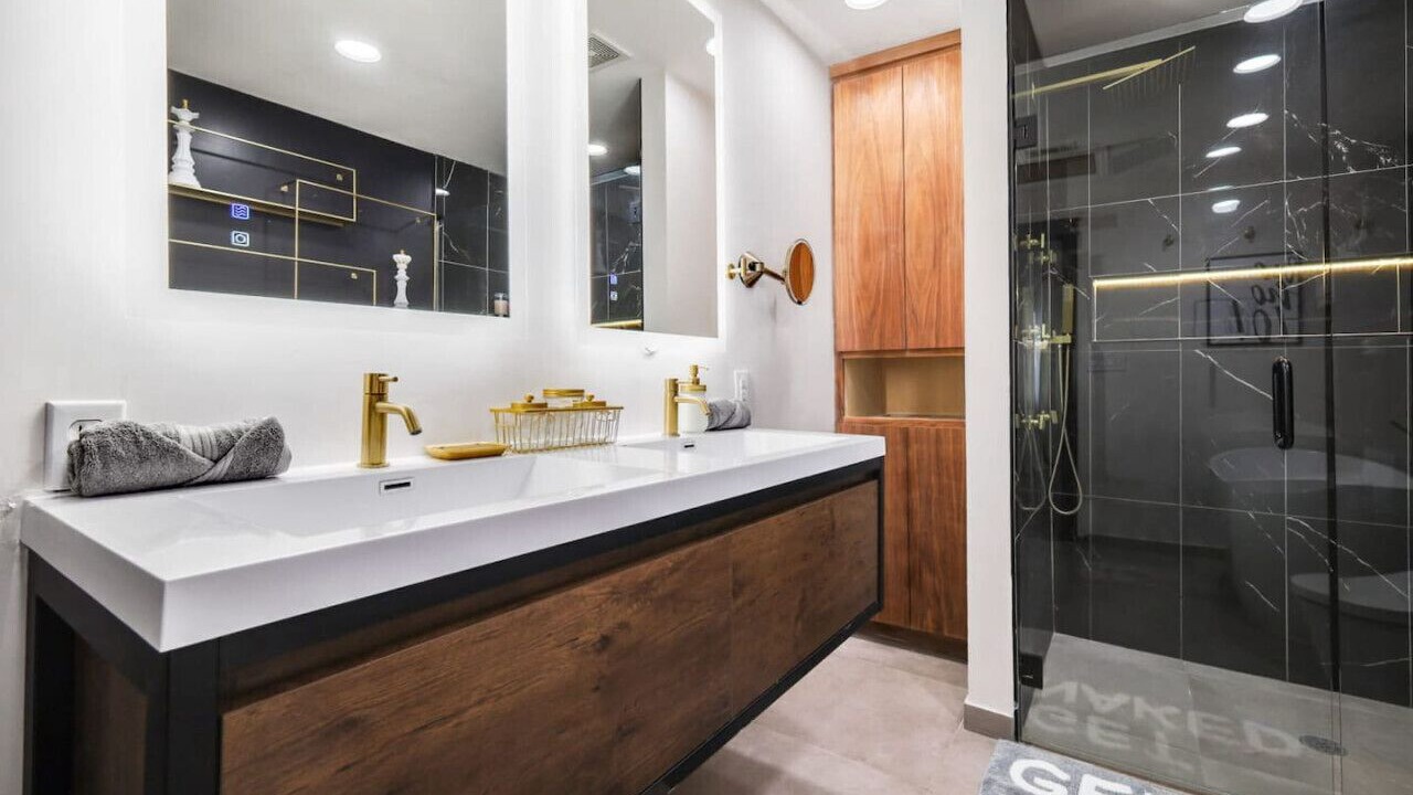 Photo of Bathroom in North Central Carrollton