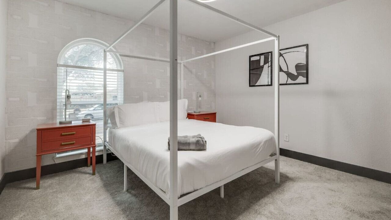 Photo of Bedroom in North Central Carrollton
