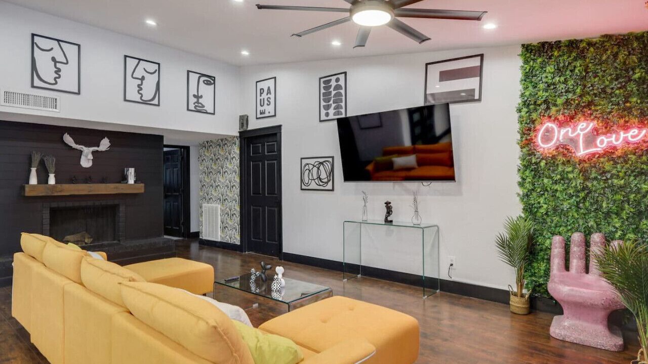 Photo of Livingroom in North Central Carrollton