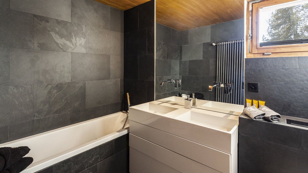 Photo of Bathroom in Maloja