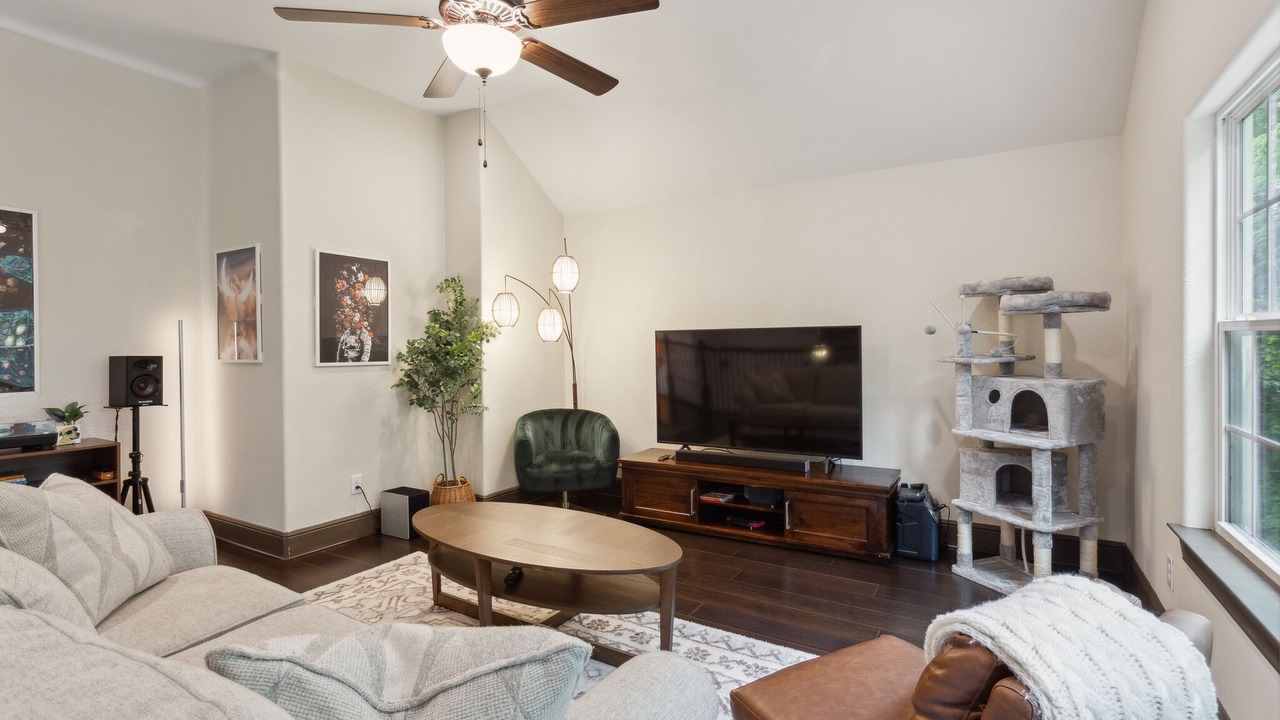 Photo of Livingroom in Walden on Lake Conroe