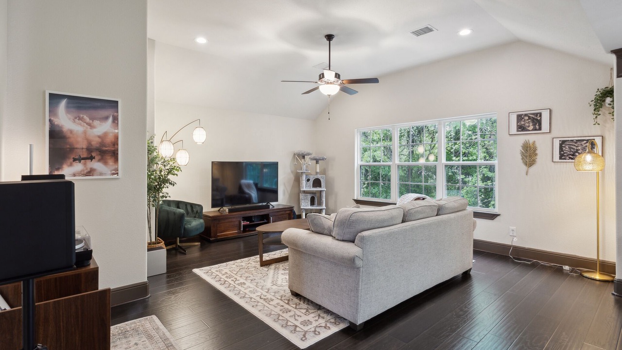 Photo of Livingroom in Walden on Lake Conroe
