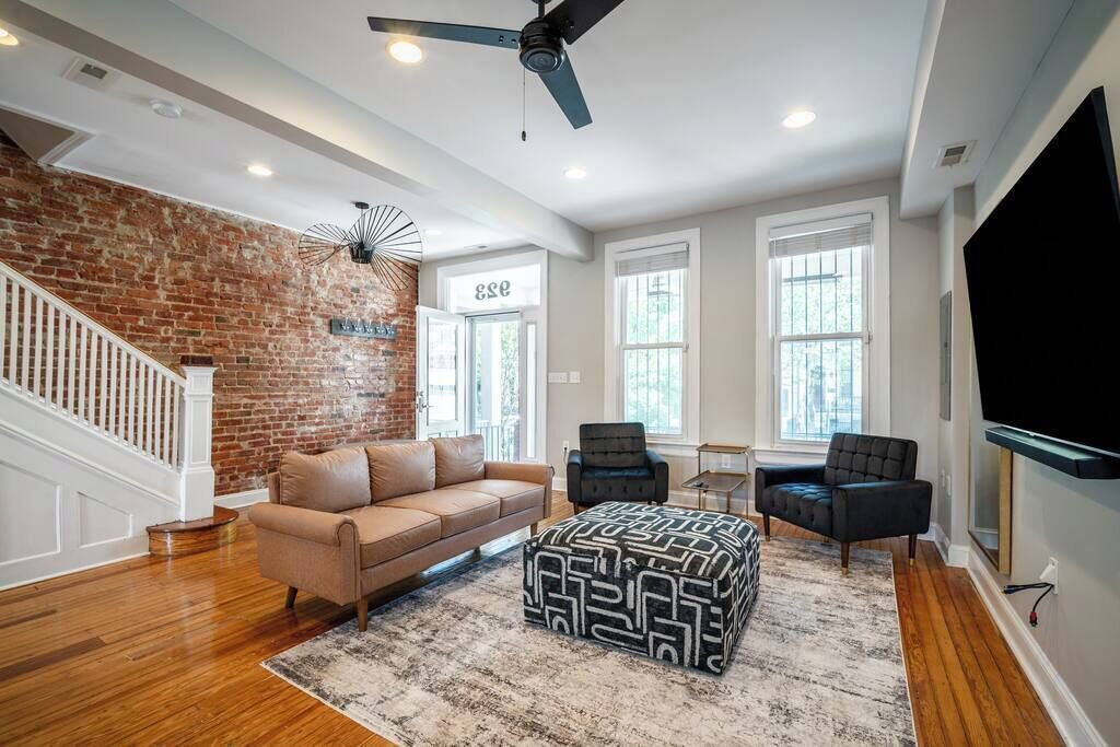 Photo of Livingroom in Near Northeast
