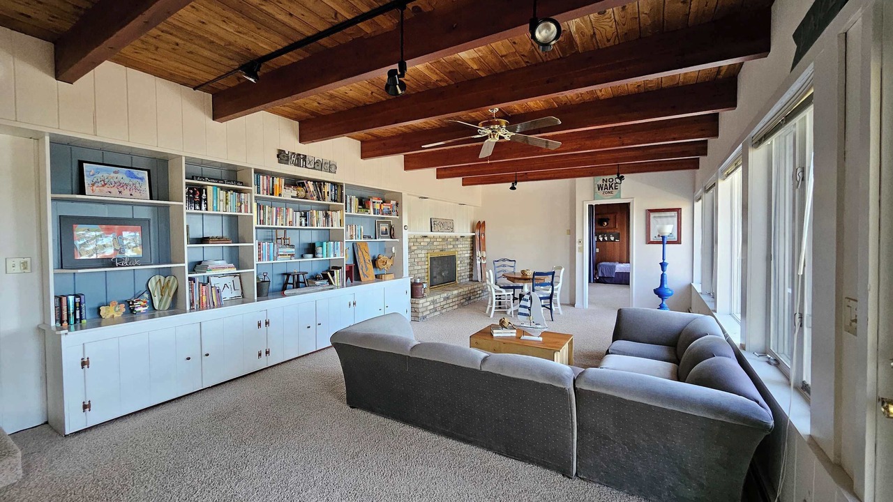 Photo of Livingroom in Clam River