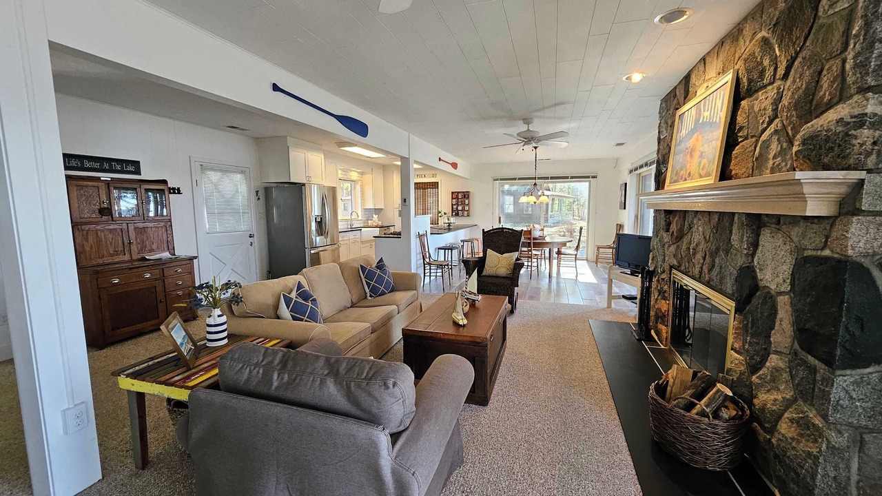 Photo of Livingroom in Clam River