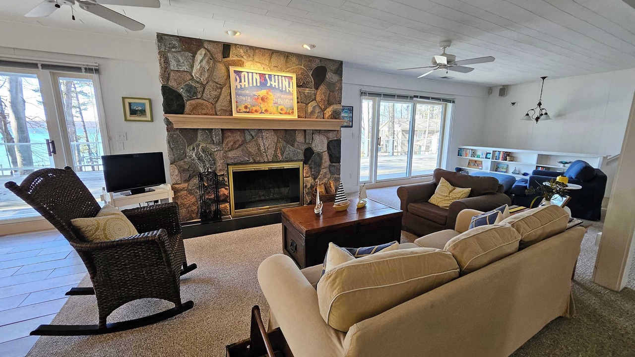 Photo of Livingroom in Clam River