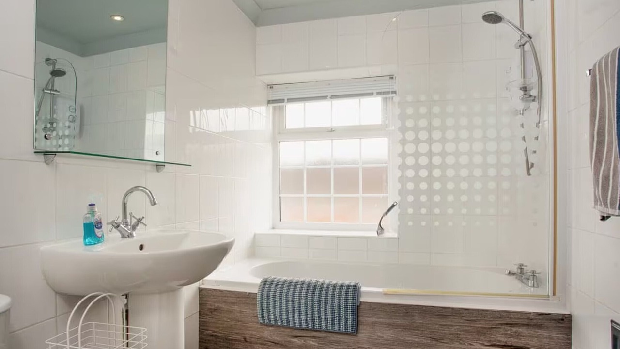 Photo of Bathroom in Babbacombe