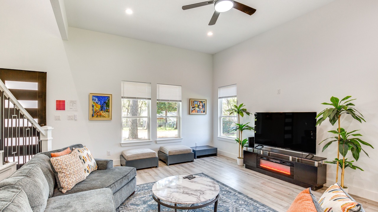 Photo of Livingroom in Gun Barrel City