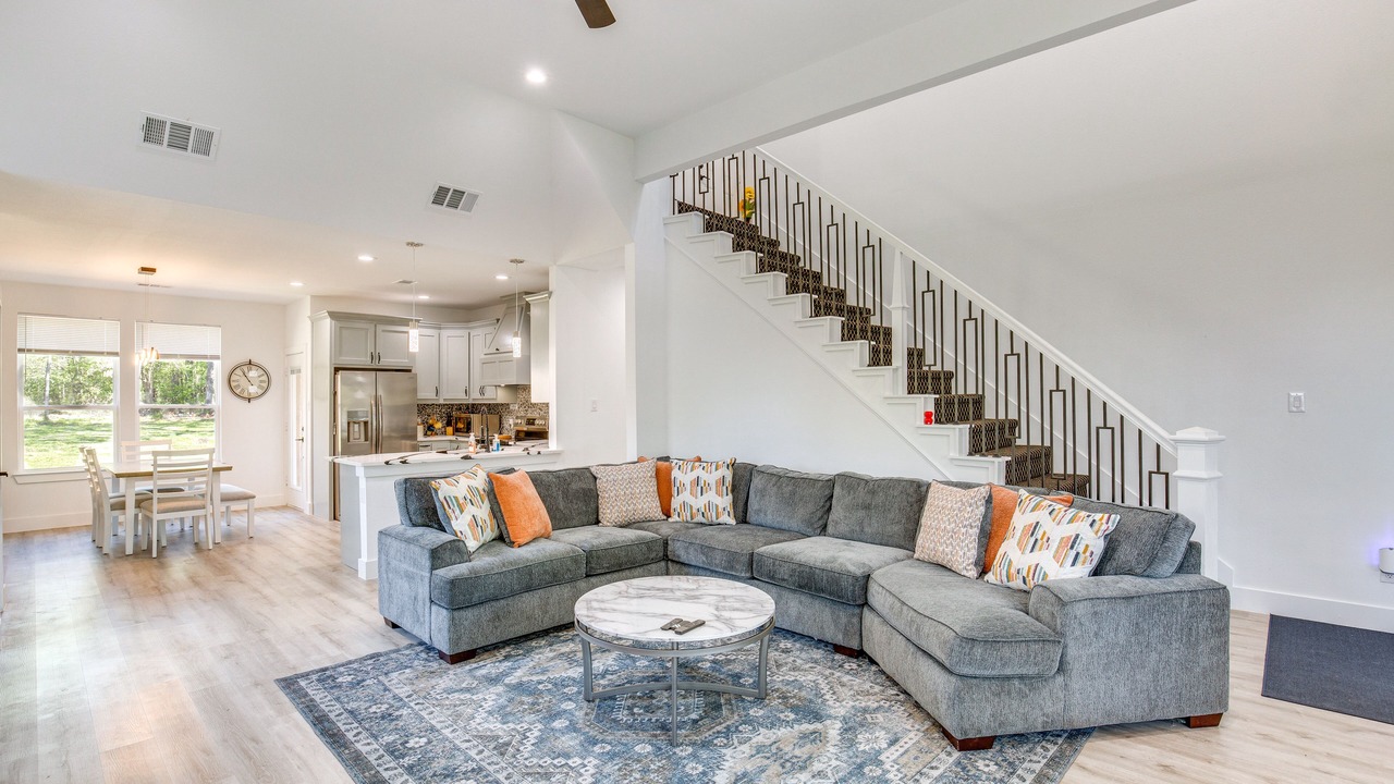 Photo of Livingroom in Gun Barrel City
