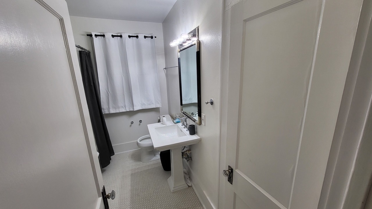 Photo of Bathroom in Junius Heights