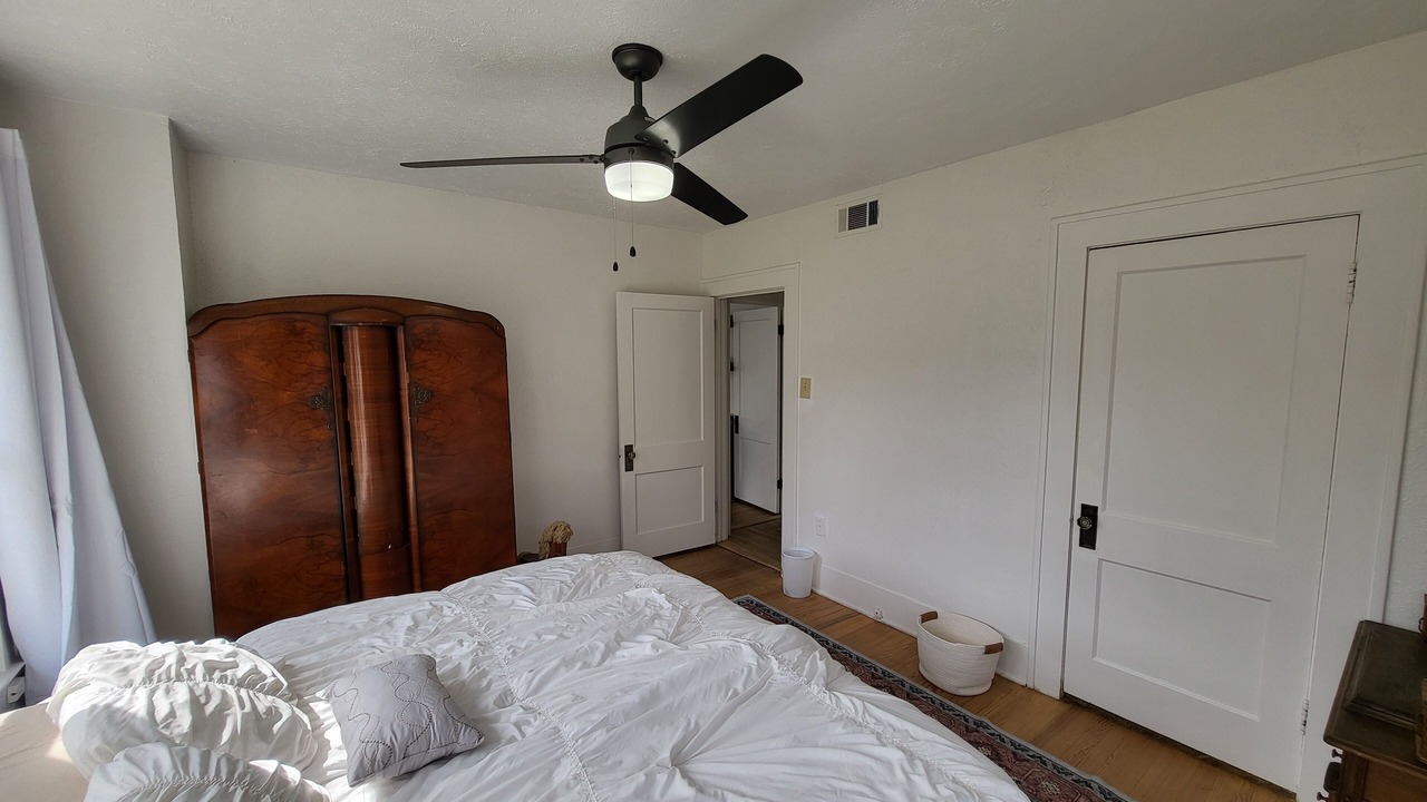 Photo of Bedroom in Junius Heights