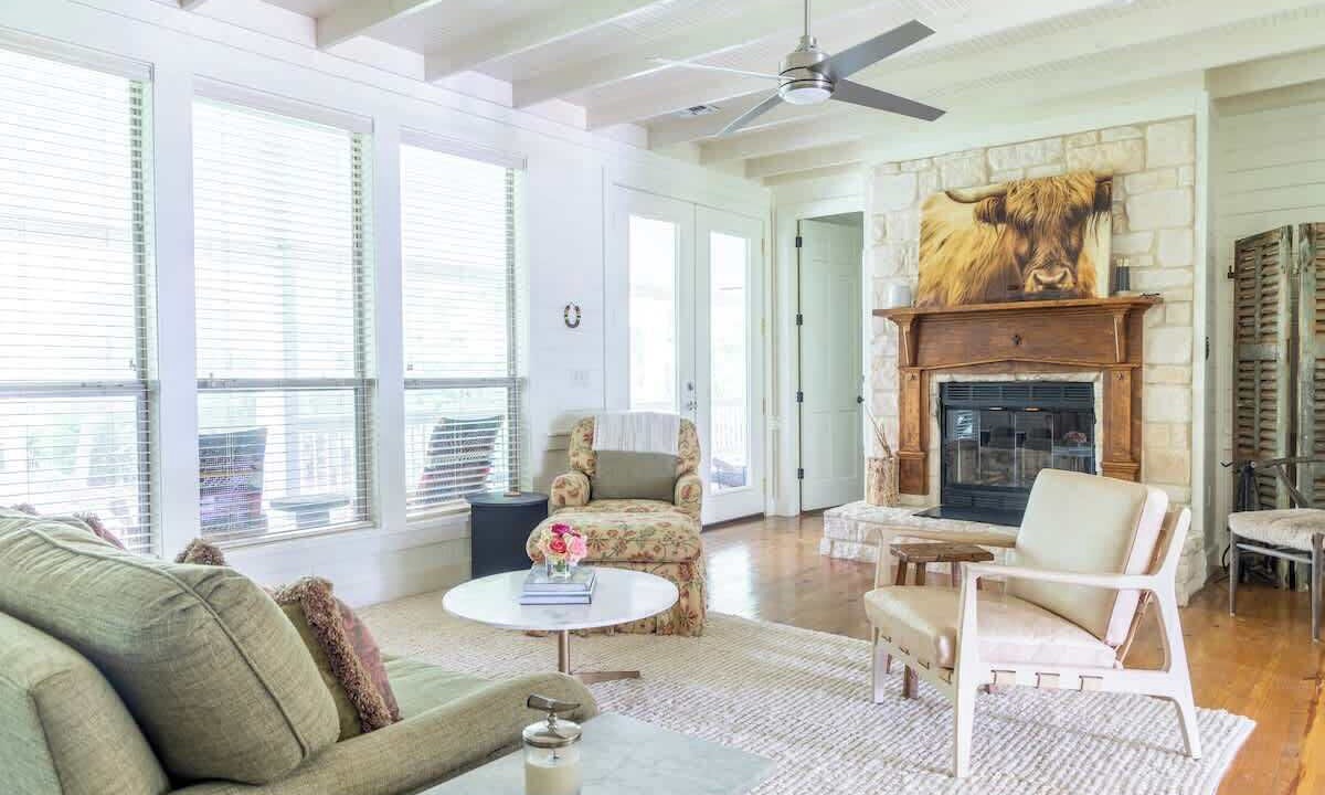 Photo of Livingroom in Round Top