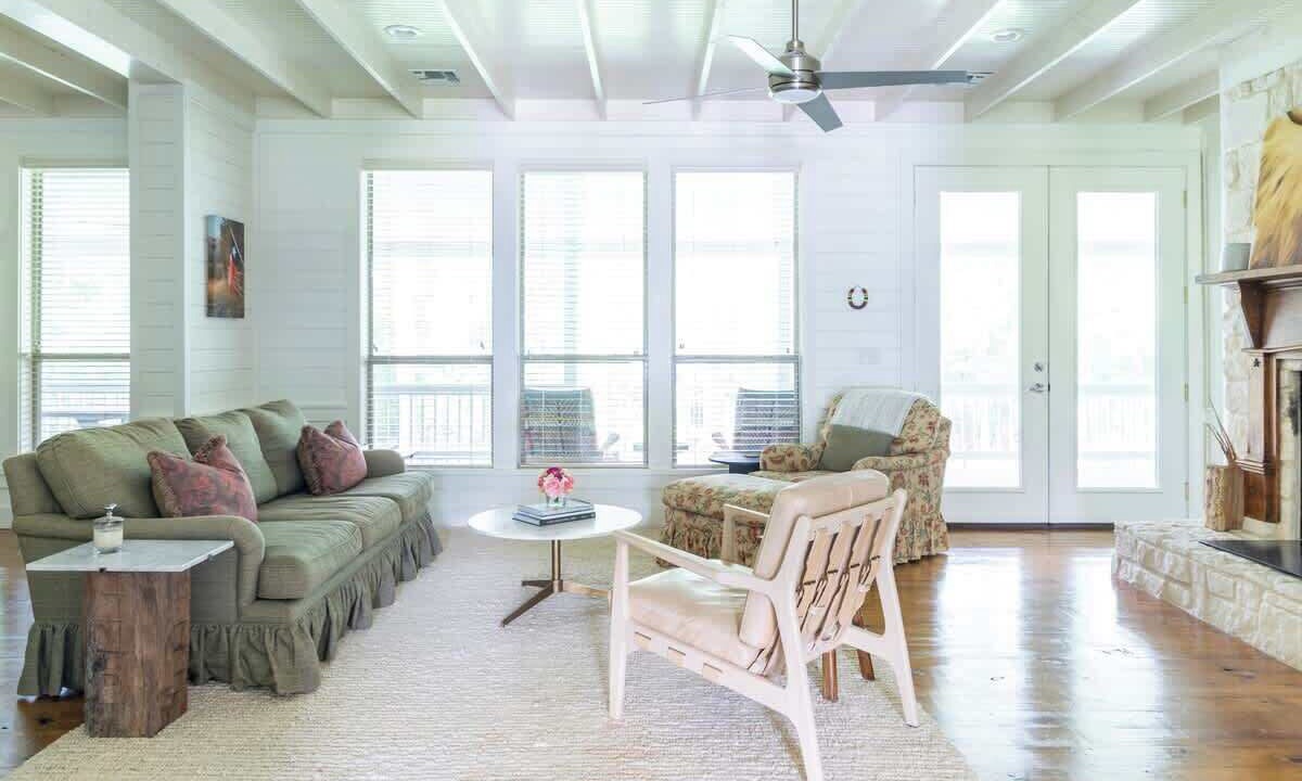 Photo of Livingroom in Round Top