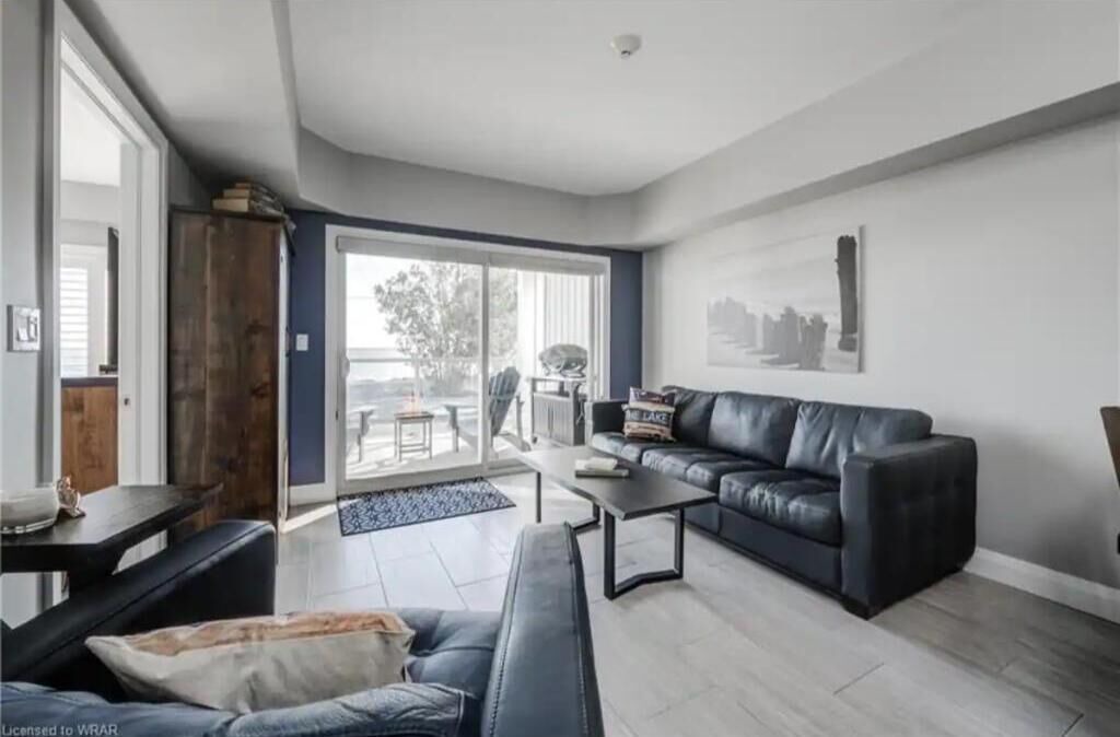 Photo of Livingroom in Long Point