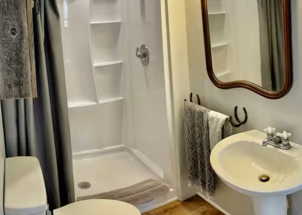 Photo of Bathroom in Sunset