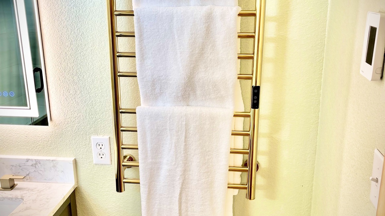 Photo of Bathroom in Sunset
