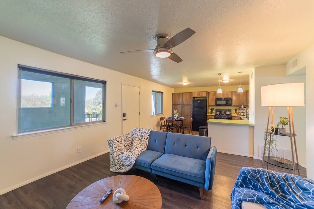 Photo of Livingroom in Highland Business