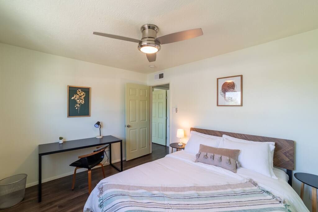 Photo of Bedroom in Highland Business