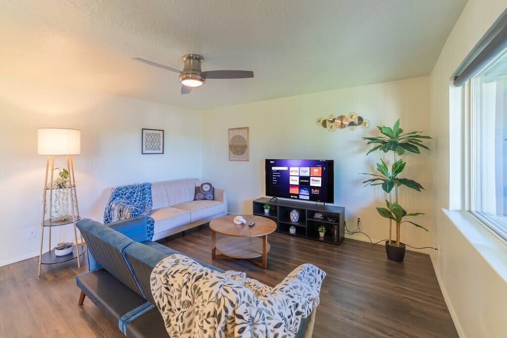 Photo of Livingroom in Highland Business