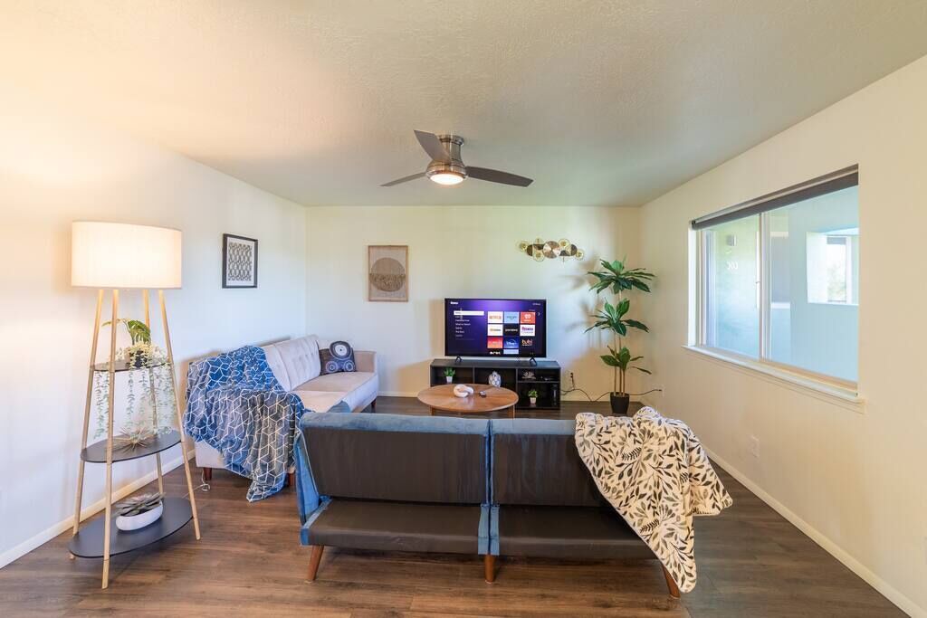 Photo of Livingroom in Highland Business