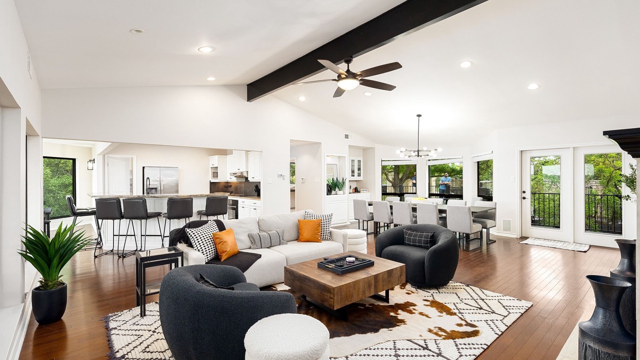 Photo of Livingroom in Helotes