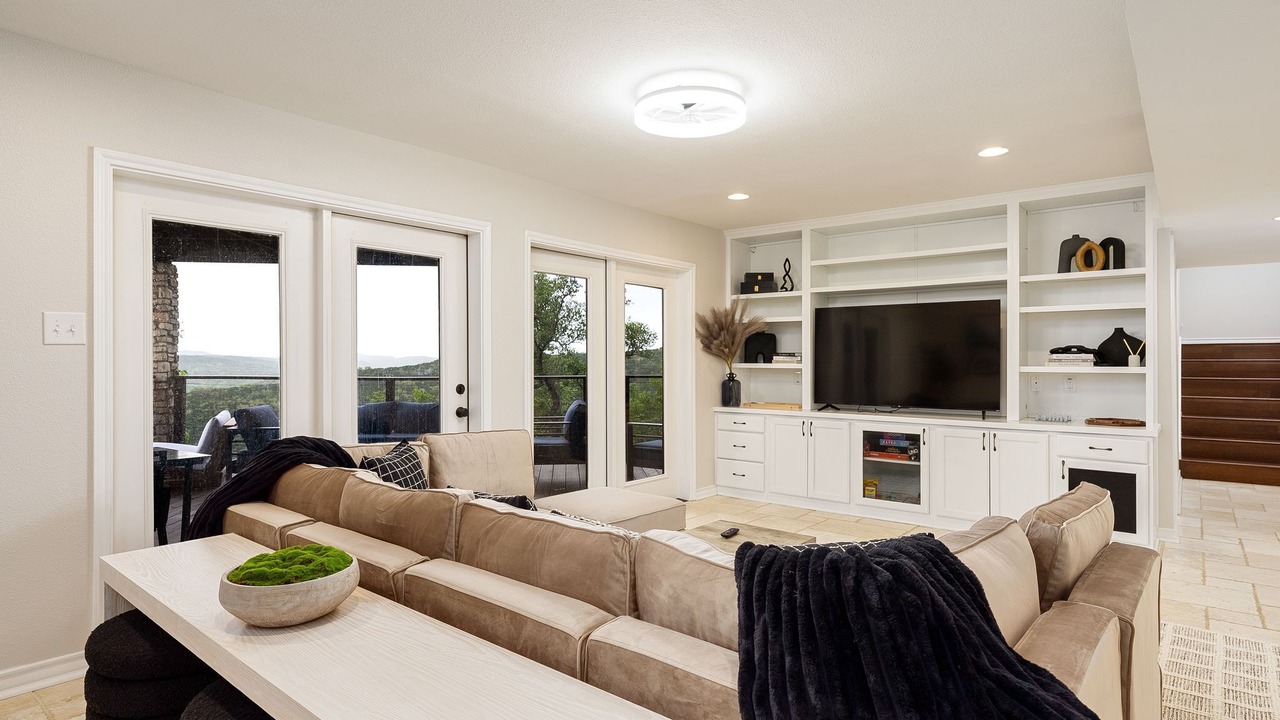 Photo of Livingroom in Helotes
