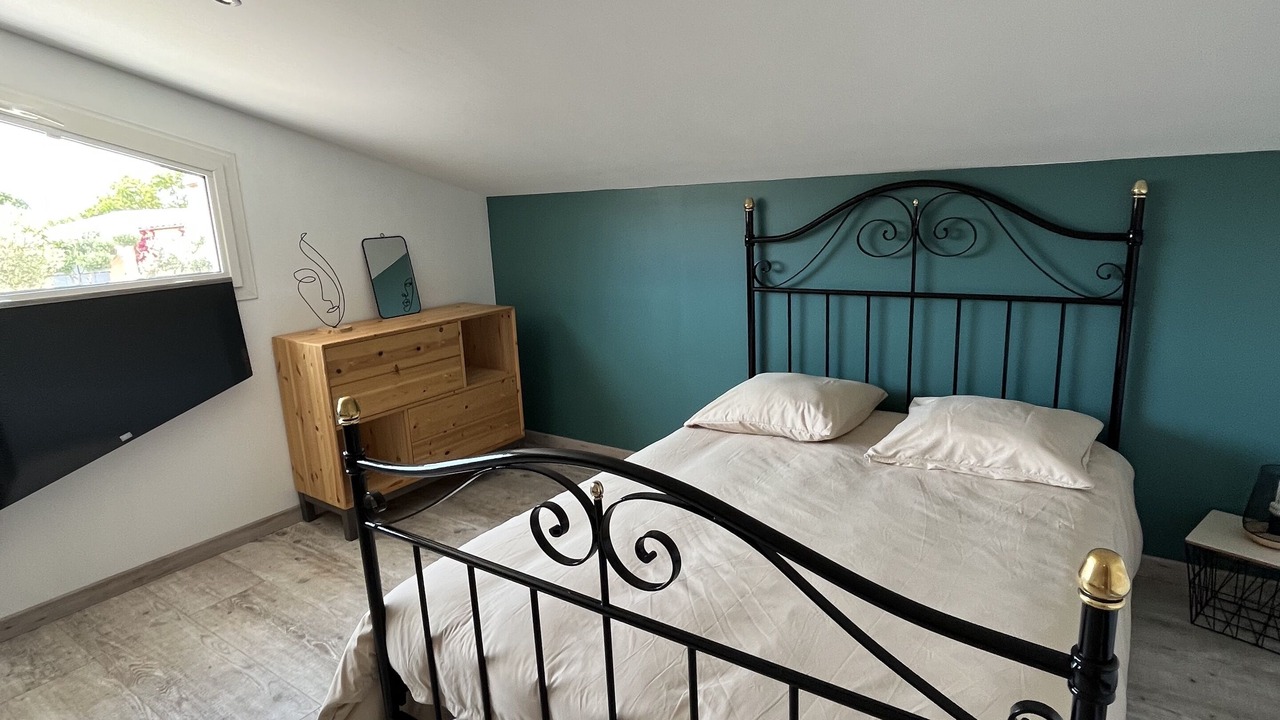 Photo of Bedroom in Chateauneuf-les-Martigues