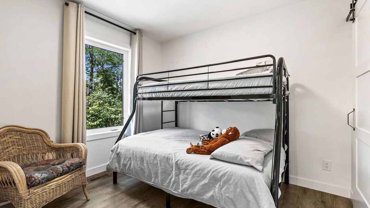 Photo of Bedroom in Grand Beach