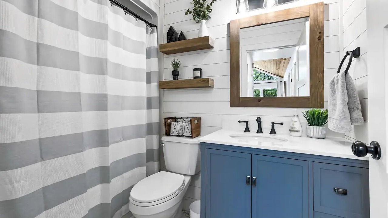 Photo of Bathroom in Grand Beach