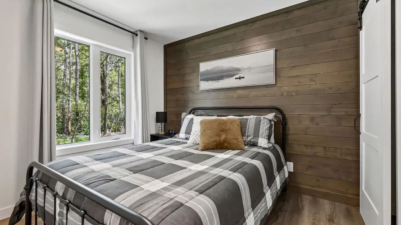 Photo of Bedroom in Grand Beach