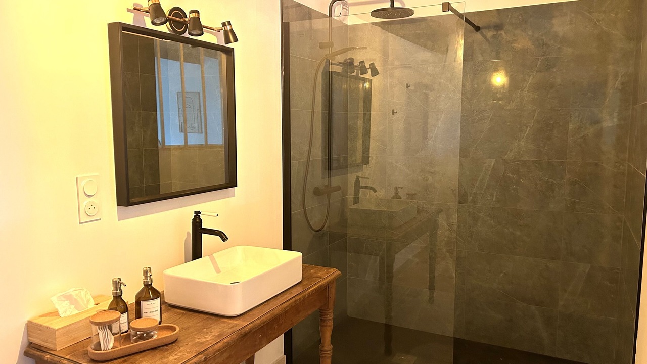 Photo of Bathroom in Treal
