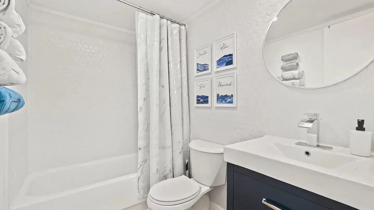 Photo of Bathroom in Columbiad Plaza