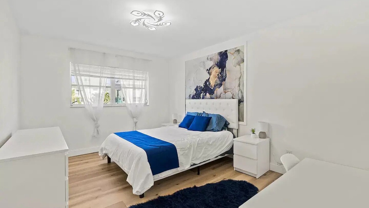 Photo of Bedroom in Columbiad Plaza