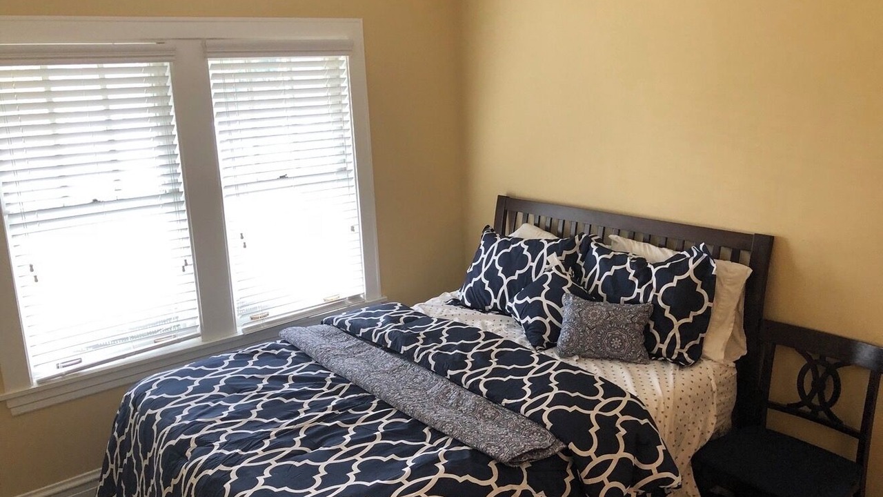 Photo of Bedroom in Clarendon Hills