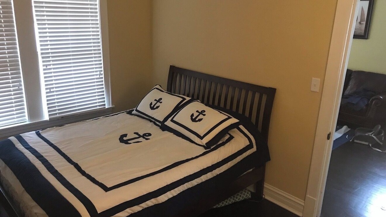 Photo of Bedroom in Clarendon Hills